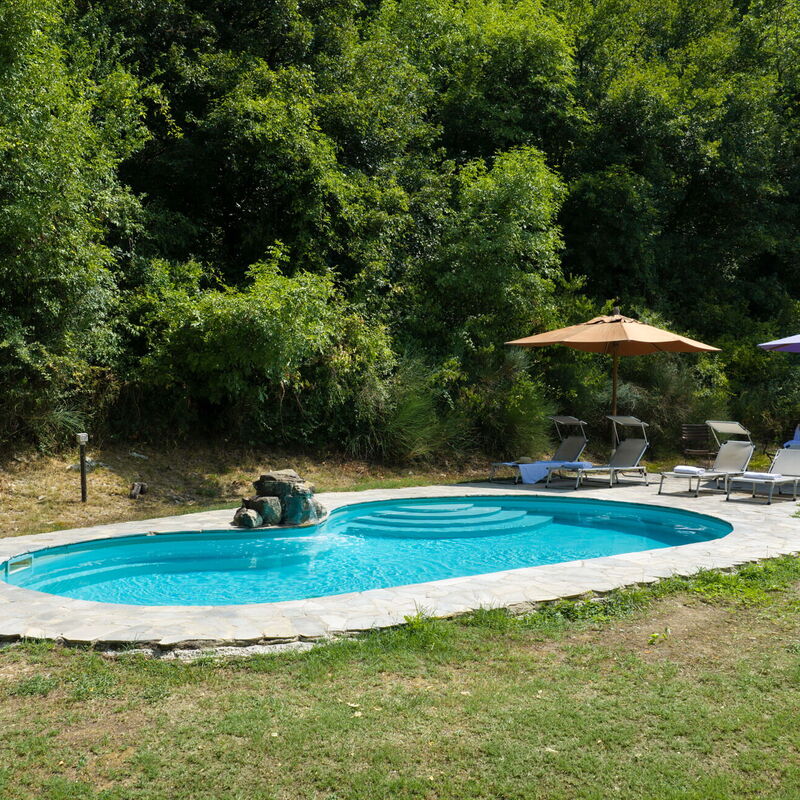 Villa Salaiole: Außen, Schwimmbad