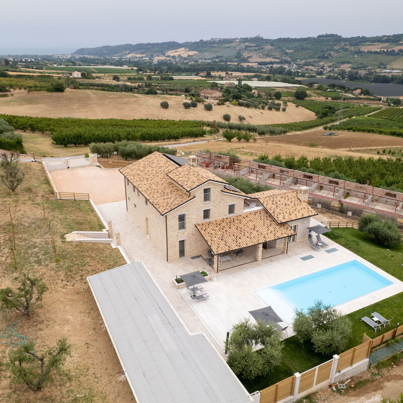 Aso Valley House: Building Exterior, Garden, Main Entrance, Pool