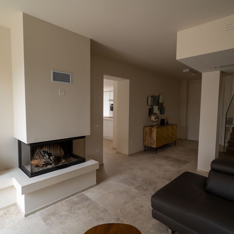 Aso Valley House: Living Room