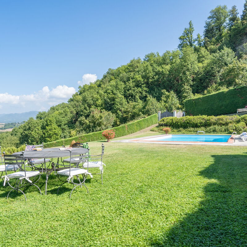Villa Eleonora: Garten, Schwimmbad