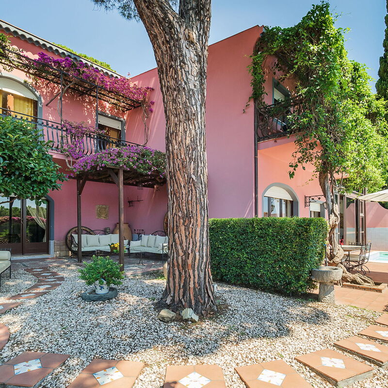 Villa Dioniso: villa-dioniso-taormina-swimming-garden