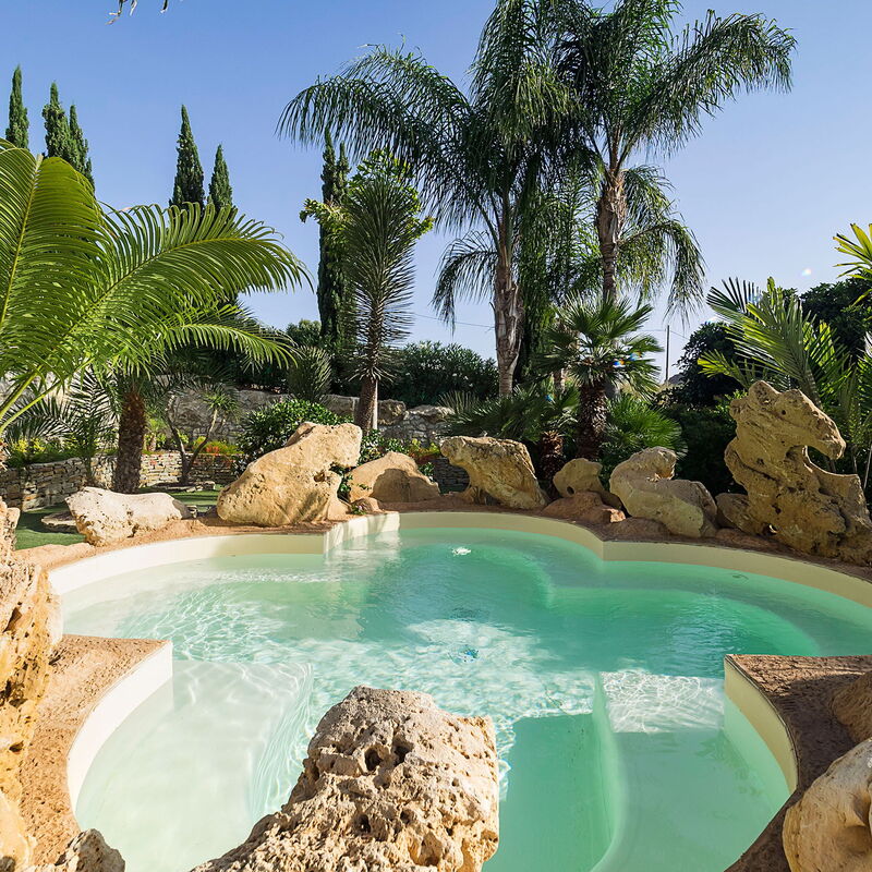 Villa Girgenti: villa-girgenti-contrada-mendolito-jacuzzi