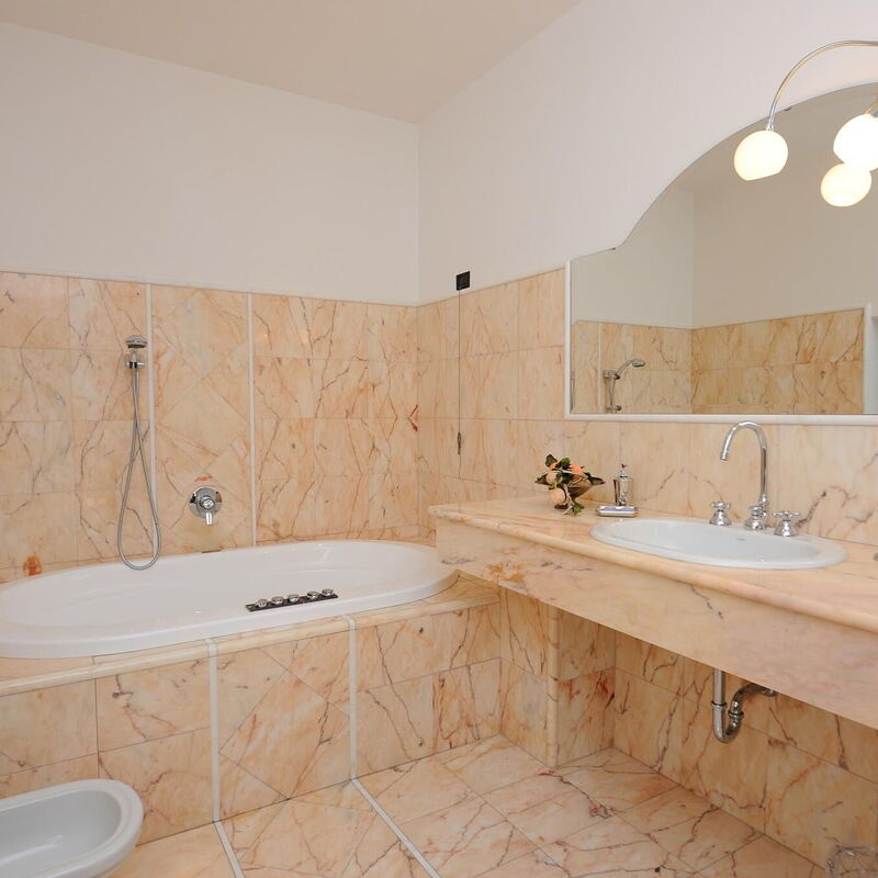 Villa Liberio: villa-storica-colli-al-metauro-pesaro-urbino-bathroom