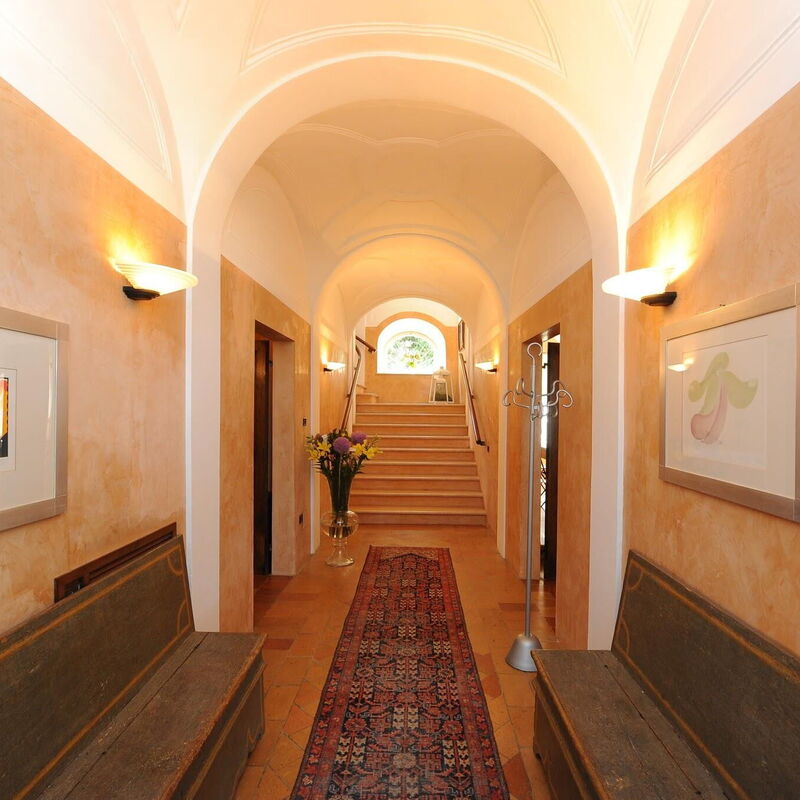 Villa Liberio: villa-storica-colli-al-metauro-pesaro-urbino-internal-detail