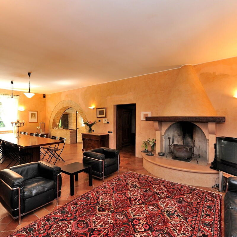 Villa Liberio: villa-storica-colli-al-metauro-pesaro-urbino-living-room-lunchroom