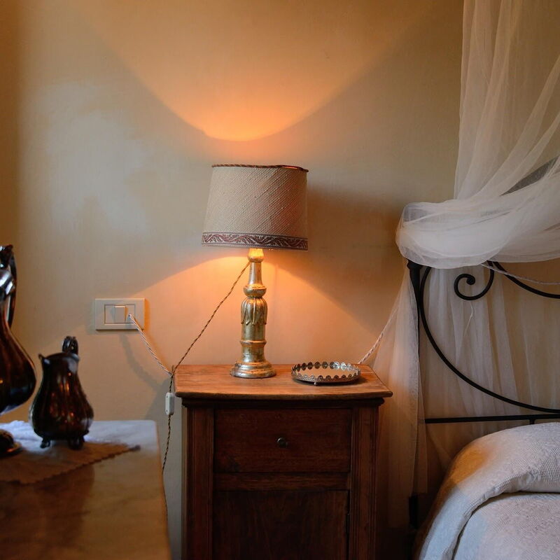 Antico Casolare: antico-casolare-colli-al-metauro-pesaro-urbino-bedroom-detail