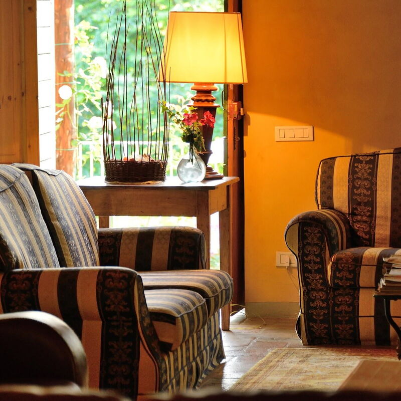 Antico Casolare: antico-casolare-colli-al-metauro-pesaro-urbino-living-room-detail