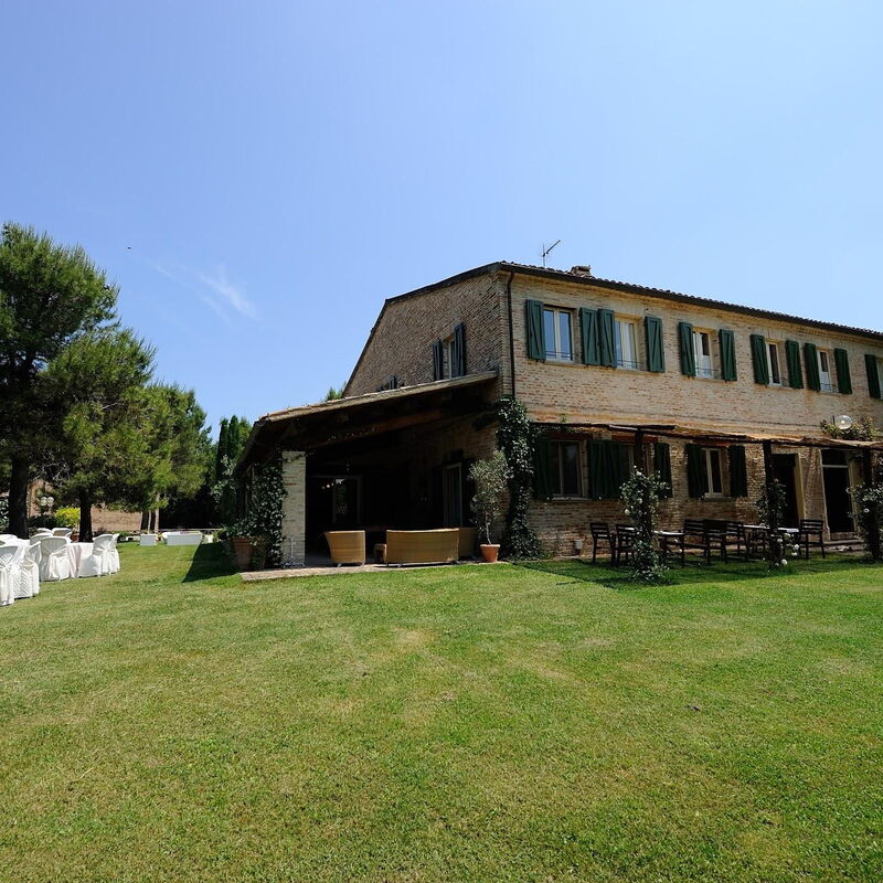 Villa Tombolina: villa-tombolina-colli-al-metauro-pesaro-urbino-exterior-structure