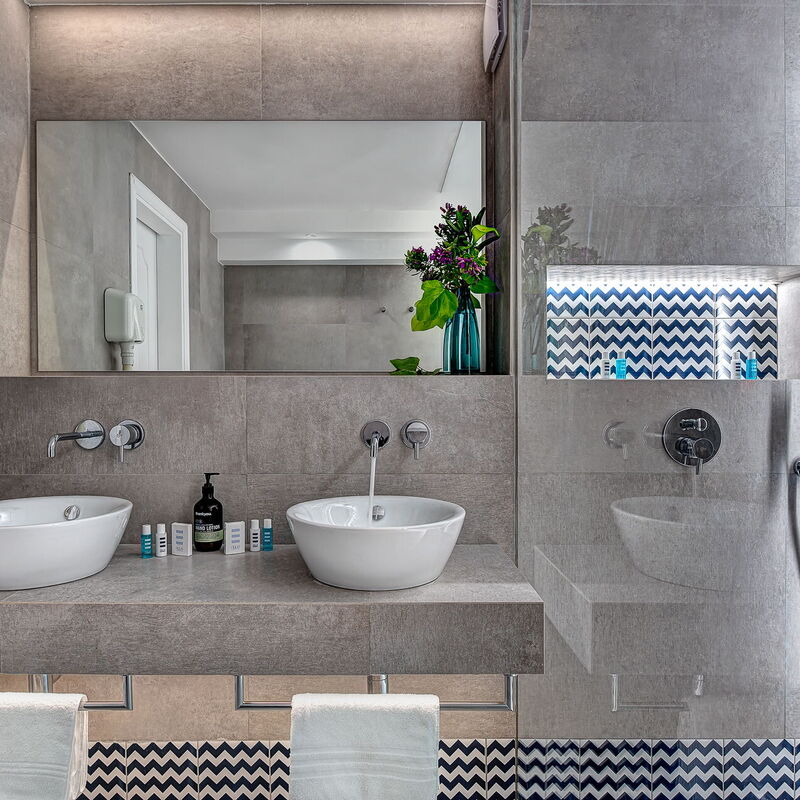 Blue-wave Experience Resort: Autumn, Bathroom, Spring, Summer