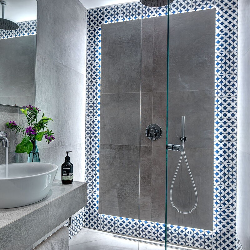 Blue-wave Experience Resort: Autumn, Bathroom, Spring, Summer