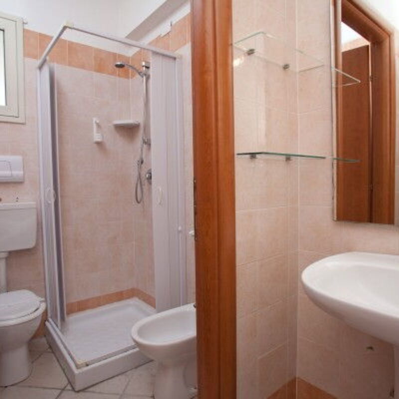 Baraka Apartments: Autumn, Bathroom, Spring, Summer