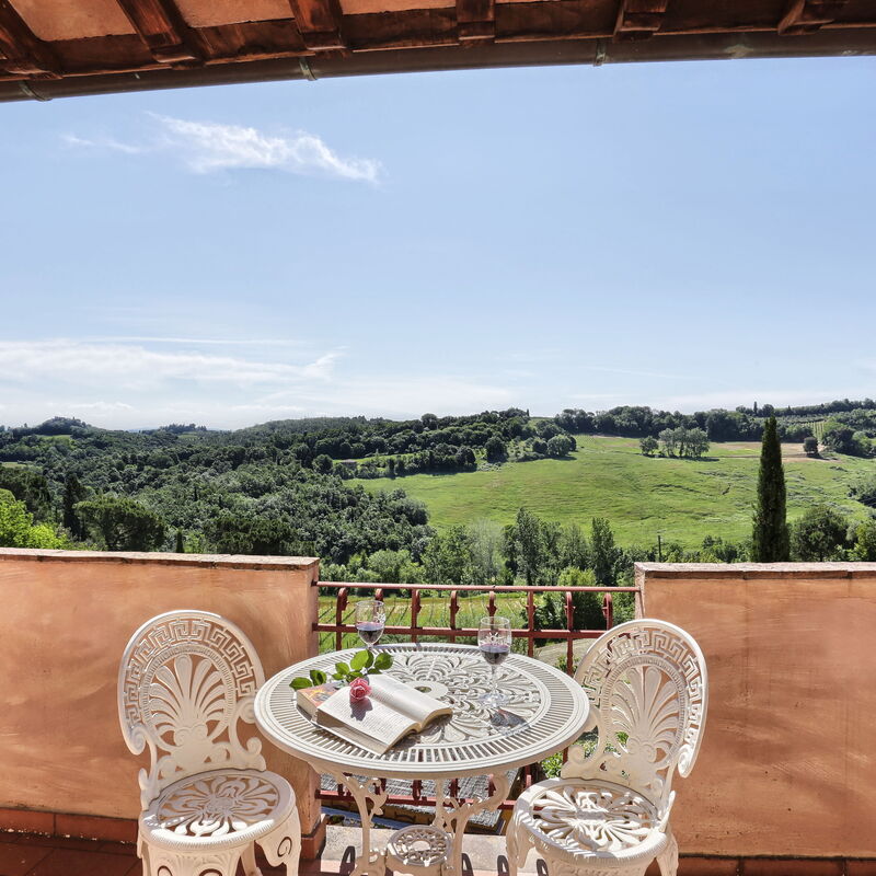 Villa Sunshine: Automne, Été, Extérieurs, Printemps