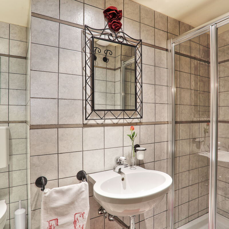 Villa Sunshine: Automne, Été, Printemps, Salle de bain