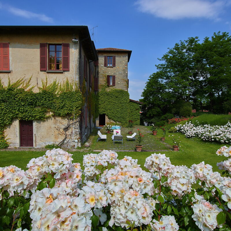 Villa Franciacorta: Amenities, Autumn, Building Exterior, Garden, Outdoor, Spring, Summer