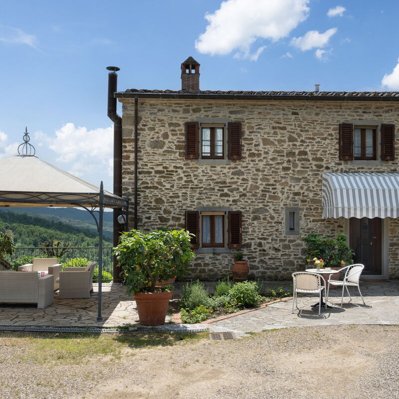 Villa Olivi - Subbiano, Toscana, Pool And Nature: Amenities, Autumn, Building Exterior, Garden, Main Entrance, Spring, Summer