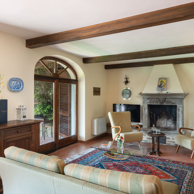 Villa Olivi - Subbiano, Toscana, Pool And Nature: Amenities, Autumn, Living Room, Room Detail, Spring, Summer