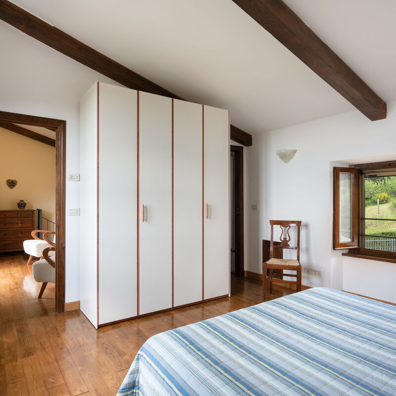 Villa Olivi - Subbiano, Toscana, Pool And Nature: Amenities, Autumn, Bedroom, Room Detail, Spring, Summer
