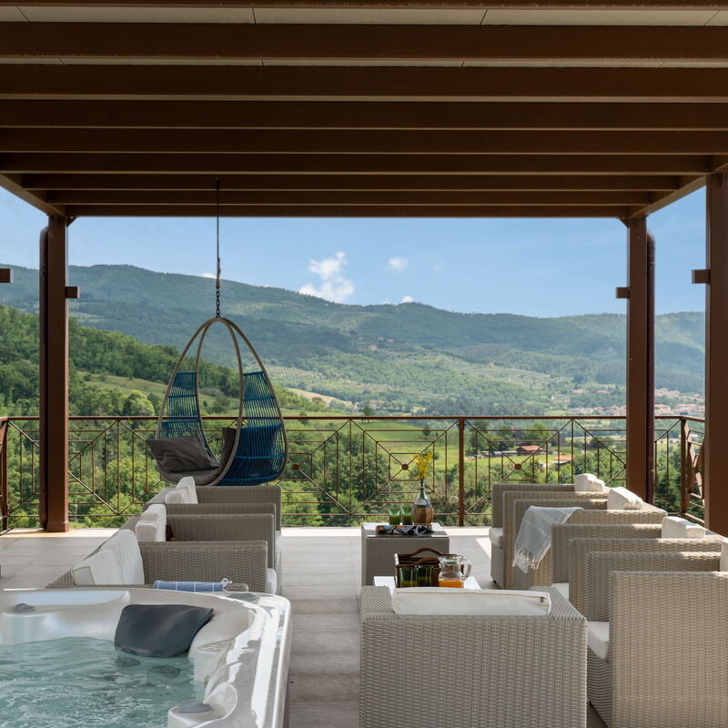 Villa Castelluccio - Arezzo, Toscana: Amenities, Autumn, Building Exterior, Garden, Hot Tub, Spring, Summer