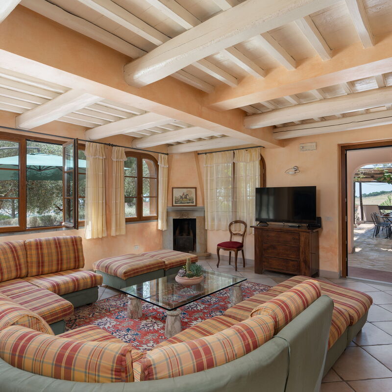 Villa Monte Bottigli: Autumn, Balcony / Terrace / Patio, Building Exterior, Living Room, Main Entrance, Spring, Summer