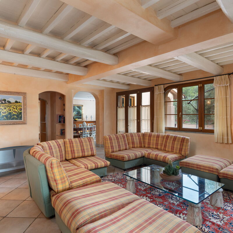 Villa Monte Bottigli: Autumn, Dining Room, Living Room, Spring, Summer
