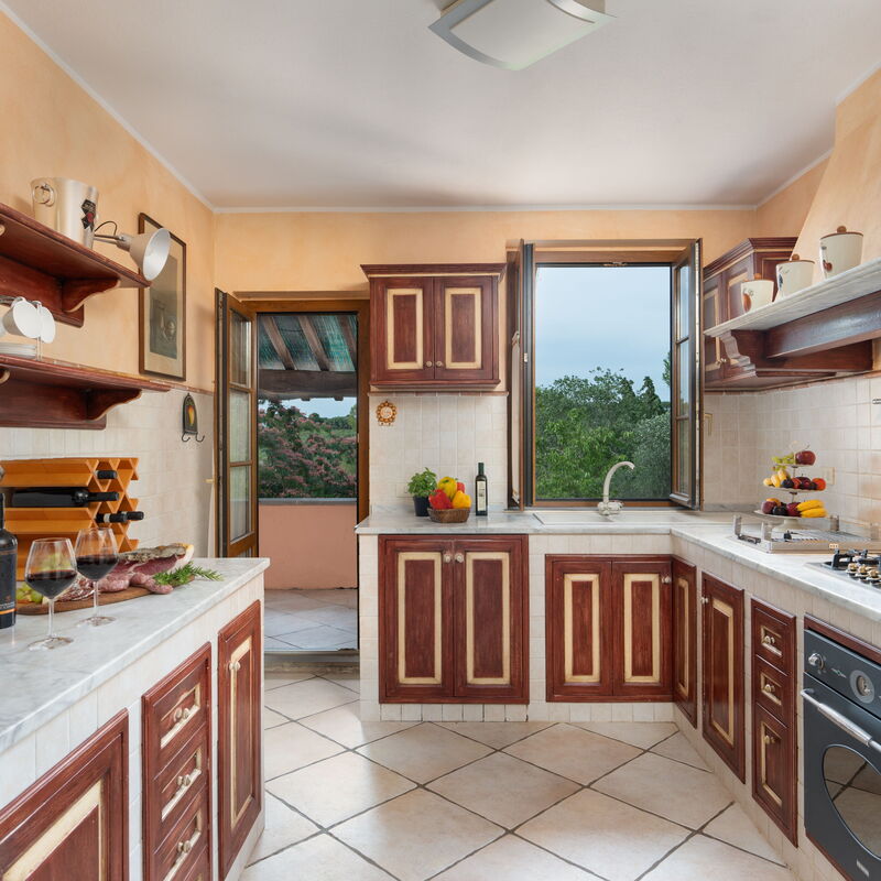 Villa Monte Bottigli: Autumn, Balcony / Terrace / Patio, Kitchen, Spring, Summer