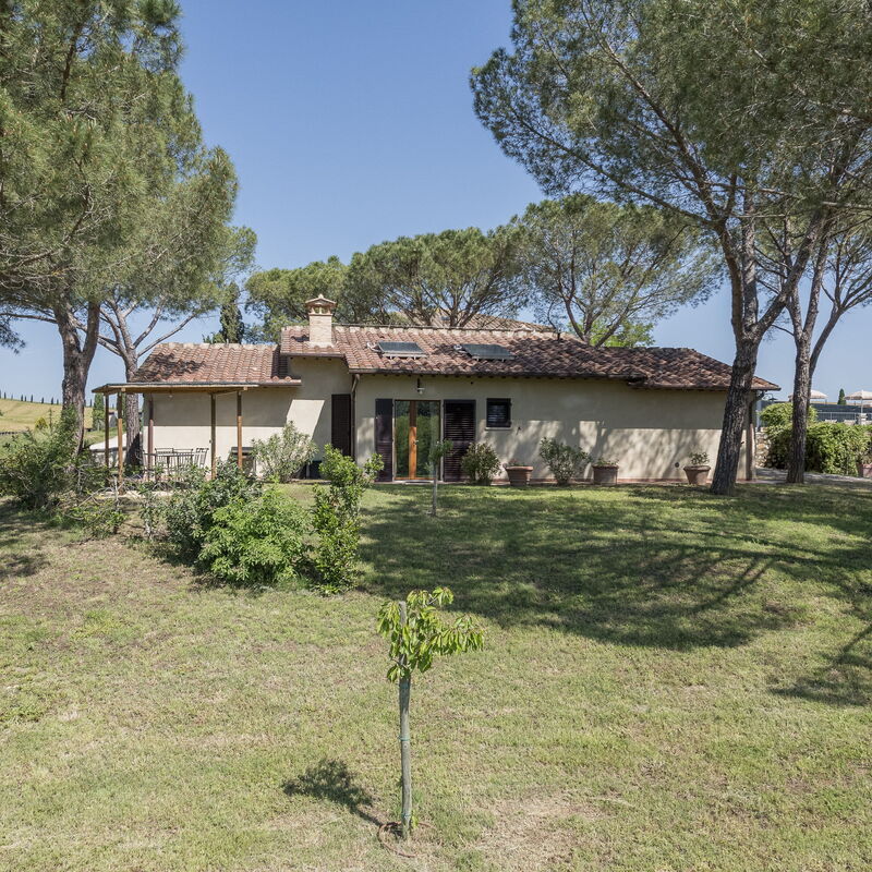 Anita , Holiday Home With Pool, Wifi, Colle Di Val D'elsa, Toscana: Amenities, Autumn, Building Exterior, Garden, Main Entrance, Spring, Summer