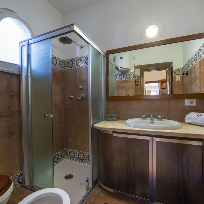 Villa Deli, In Positano, Sea View, Ac: villa-deli-positano-villa-bathroom