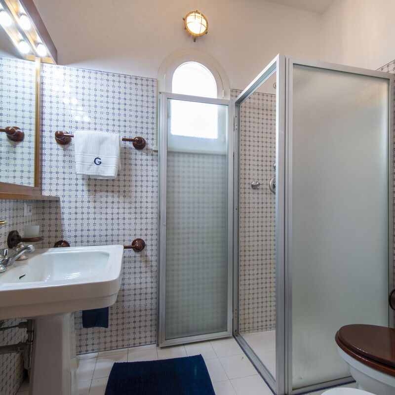 Villa Deli, In Positano, Sea View, Ac: villa-deli-positano-villa-bathroom