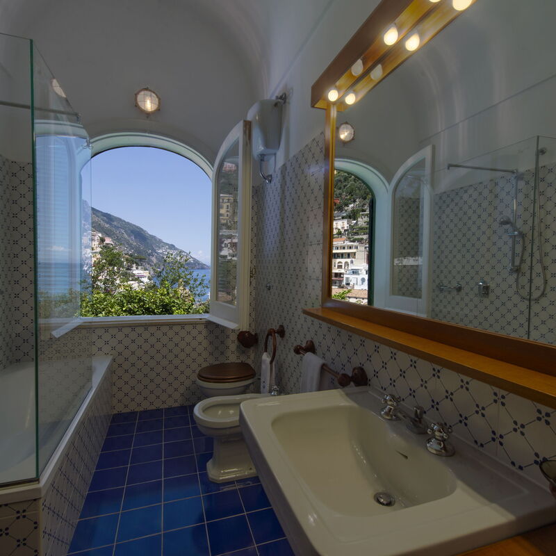 Villa Deli, In Positano, Sea View, Ac: villa-deli-positano-villa-bathroom