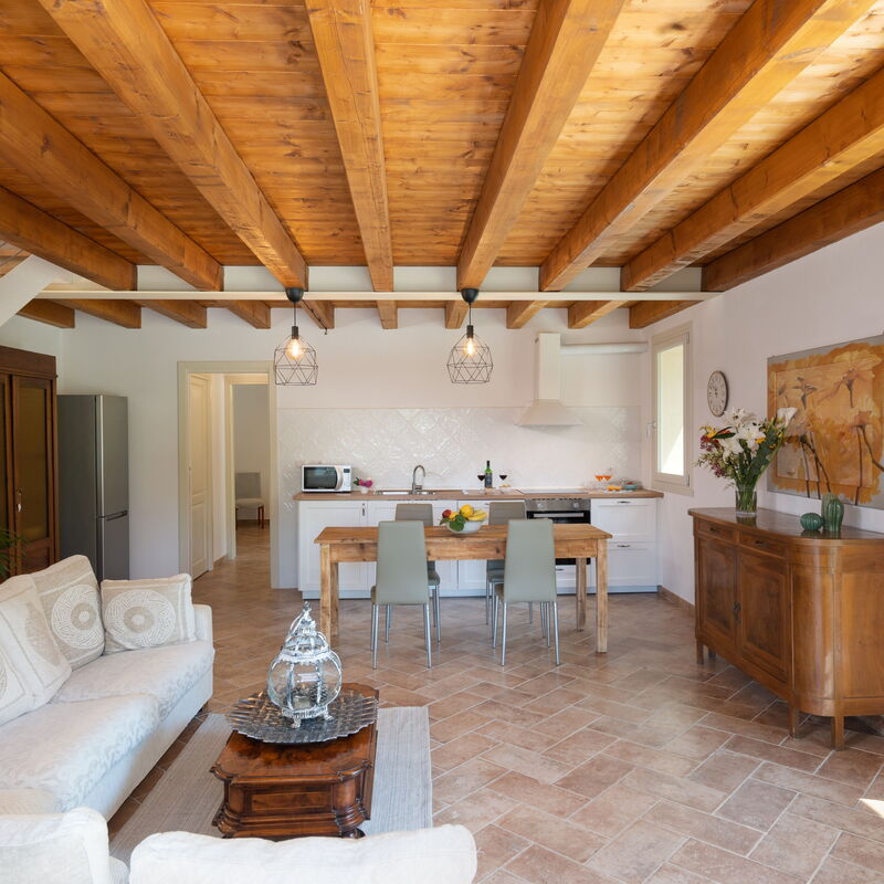 Le Selve: Dining Room, Living Room