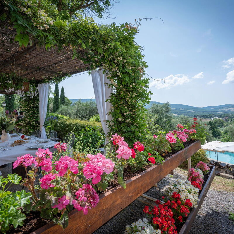 Villa Licia, Val D'orcia, Private Pool, Jacuzzi: Außen, Ausstattung, Esszimmer, Frühling, Garten, Herbst, Sommer