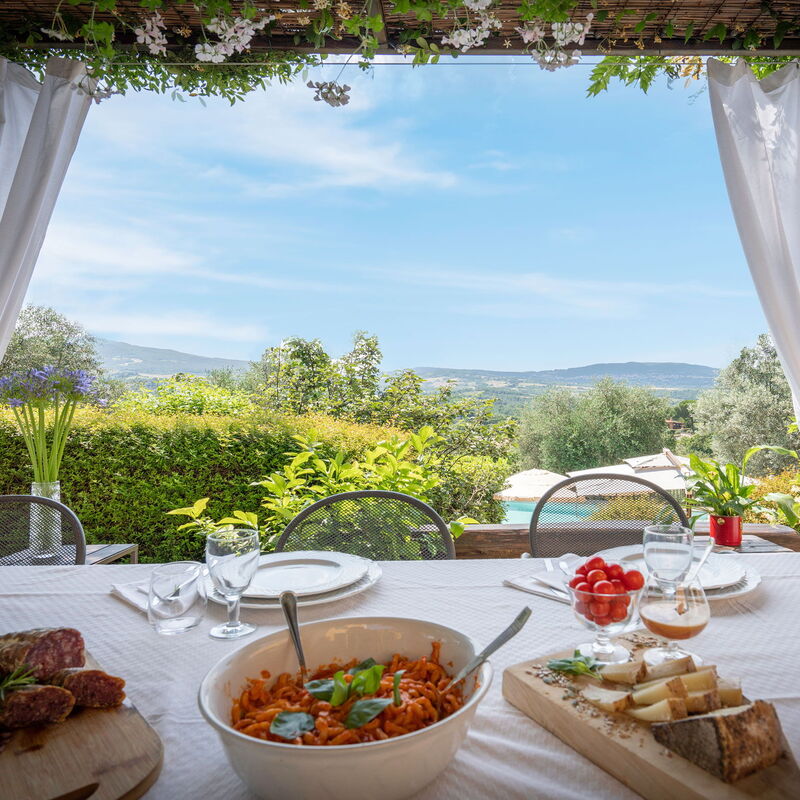 Villa Licia, Val D'orcia, Private Pool, Jacuzzi: Außen, Ausstattung, Esszimmer, Frühling, Garten, Herbst, Sommer