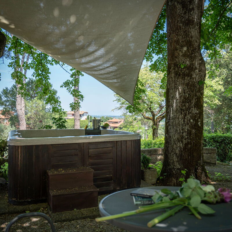 Villa Licia, Val D'orcia, Private Pool, Jacuzzi: Außen, Ausstattung, Frühling, Herbst, Sommer, Whirlpool, Zimmerdetails