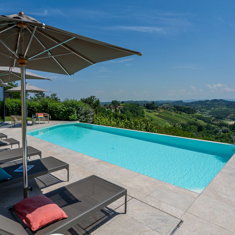 Relais Casa Clara - Roero - Langhe, Piemonte: Autumn, Pool, Spring, Summer