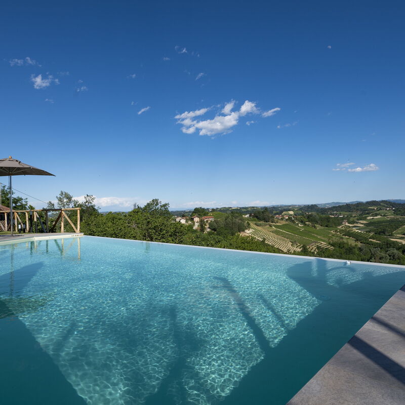 Relais Casa Clara - Roero - Langhe, Piemonte: Autumn, Pool, Spring, Summer