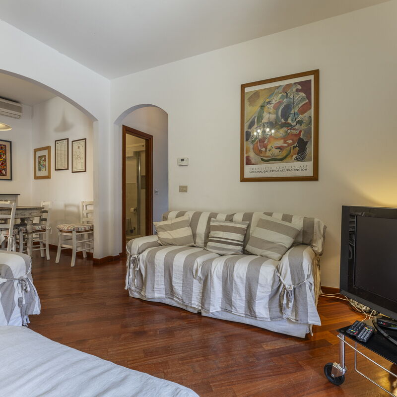 A Un Minuto Dal Mare - Bogliasco, Liguria: Autumn, Living Room, Spring, Summer