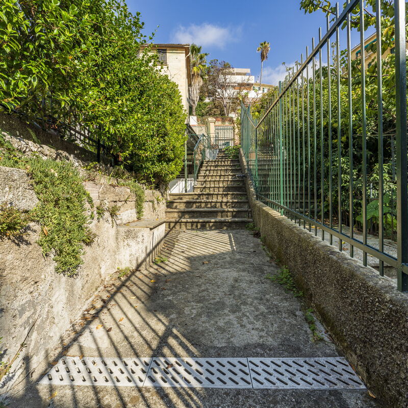 A Un Minuto Dal Mare - Bogliasco, Liguria: Autumn, Building Exterior, Garden, Spring, Summer
