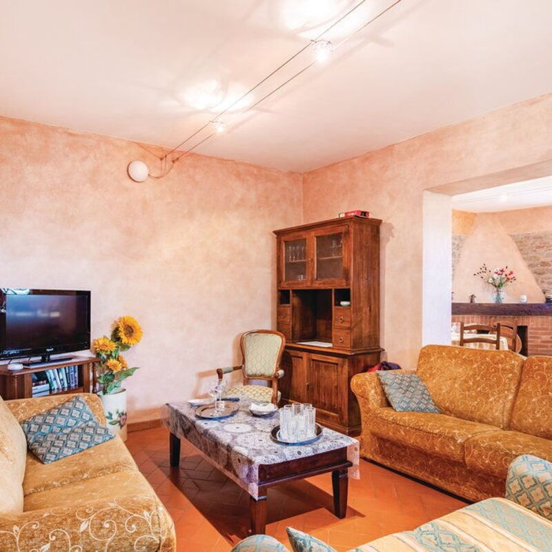 Il Villino: Dining Room, Living Room