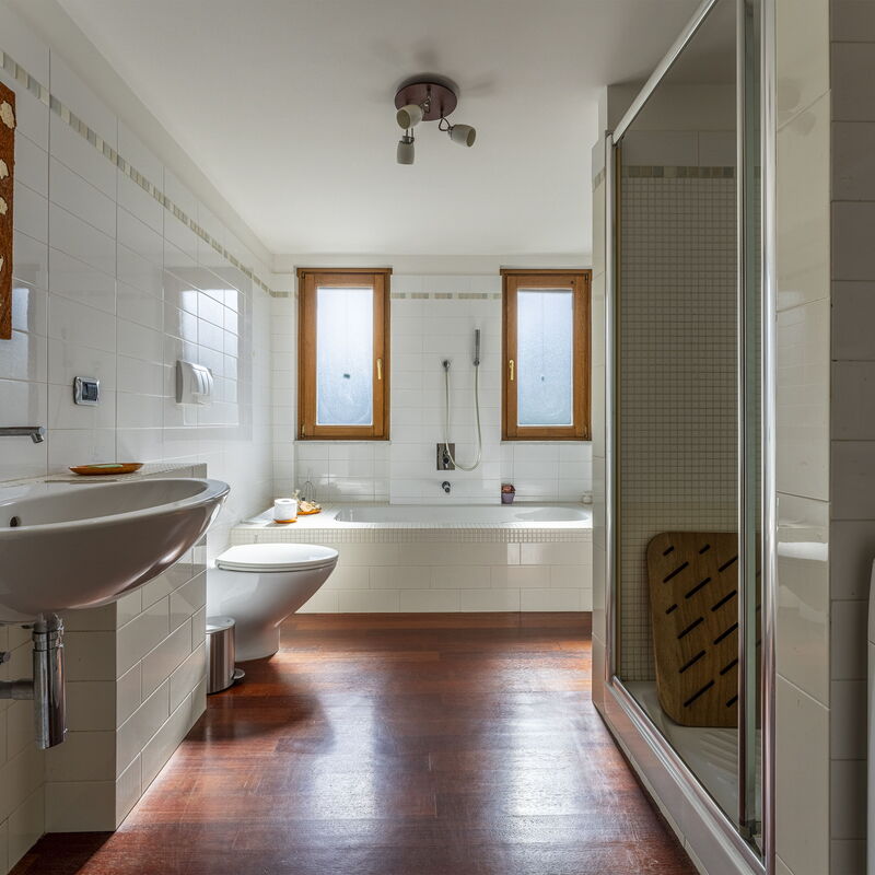 Belvedere, House With Private Pool And Garden, Recco: Autumn, Bathroom, Spring, Summer