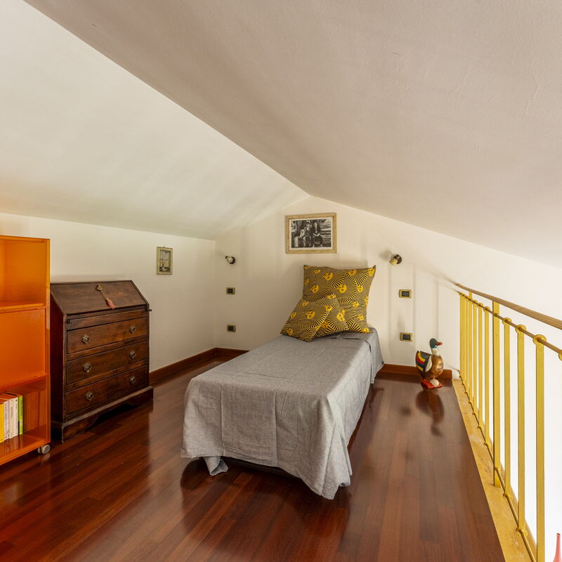 Belvedere, House With Private Pool And Garden, Recco: Autumn, Room Detail, Spring, Summer