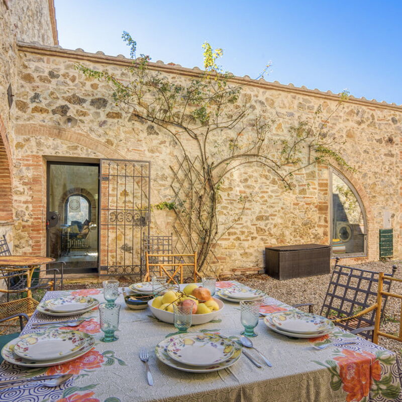 Lina - Podere Ribatti - Casole D'elsa, Toscana: Autumn, Building Exterior, Spring, Summer