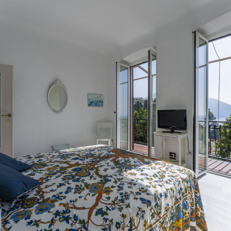 A Due Passi Da Camogli 2: Autumn, Bedroom, Spring, Summer