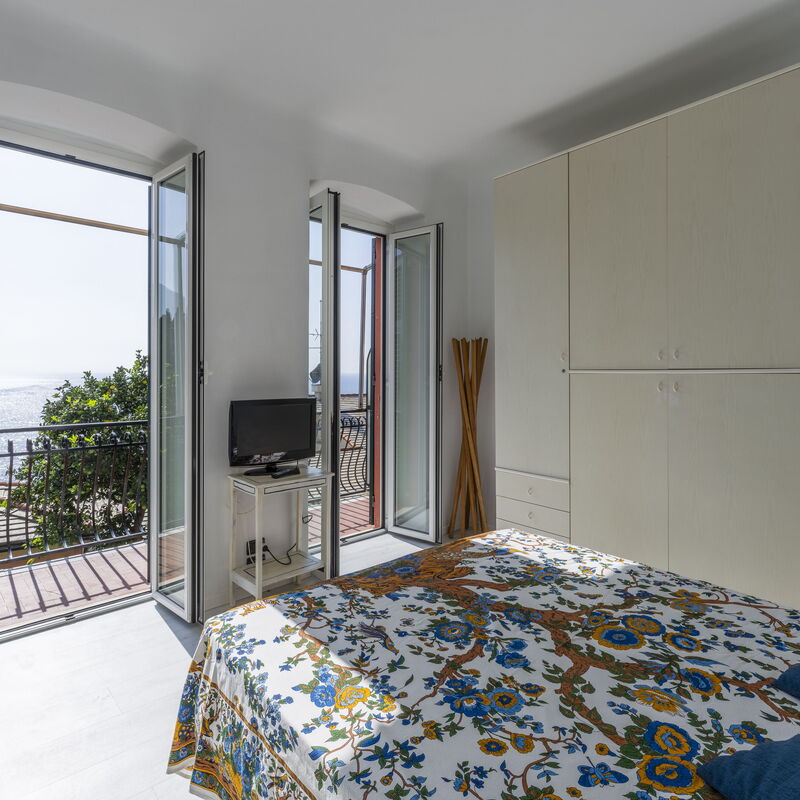 A Due Passi Da Camogli 2: Autumn, Bedroom, Spring, Summer