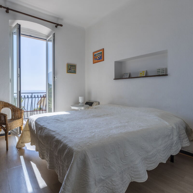 A Due Passi Da Camogli: Autumn, Bedroom, Spring, Summer