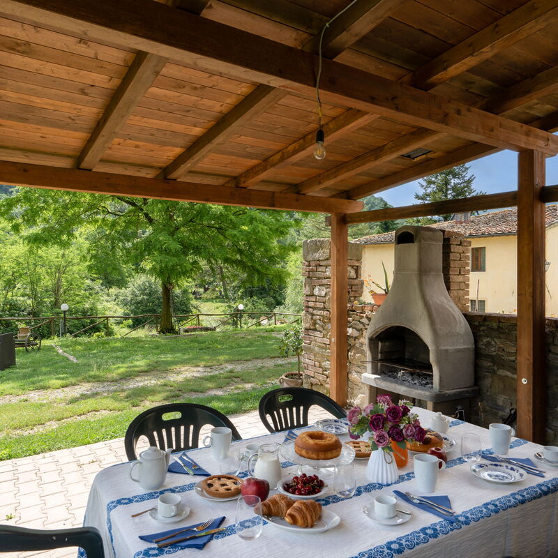 Locanda Di Alberi: Balcony / Terrace / Patio, Building Exterior, Food, Garden, Outdoor