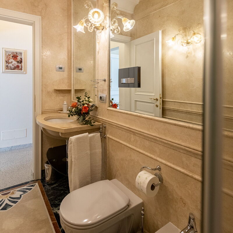 Charming Apartment Cartoni - Città Della Pieve, Umbria: Autumn, Bathroom, Spring, Summer