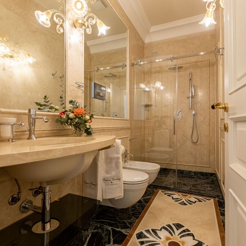 Charming Apartment Cartoni - Città Della Pieve, Umbria: Autumn, Bathroom, Spring, Summer