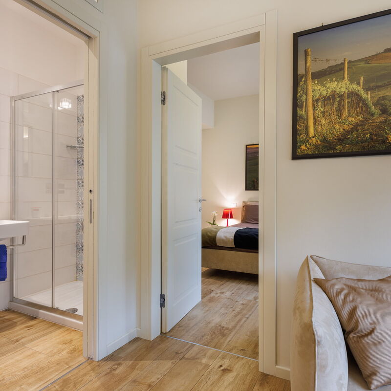 Betty Florence Charming Modern Apartment Near Piazza Della Libertà: Autumn, Bathroom, Spring, Summer