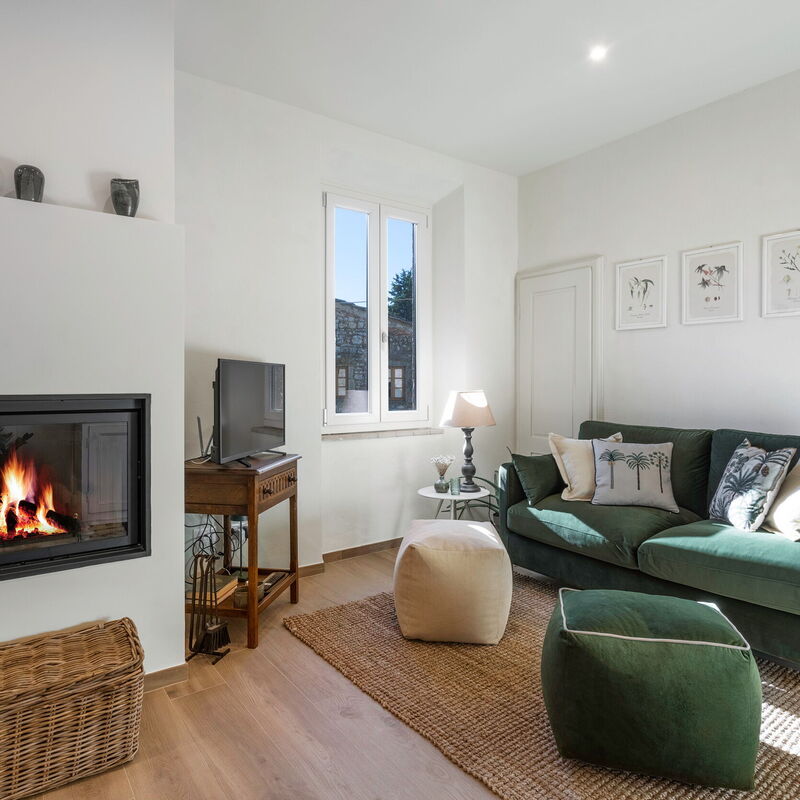 Il Nespolo Charming Apartment Fonterutoli - Siena, Toscana: Autumn, Living Room, Spring, Summer