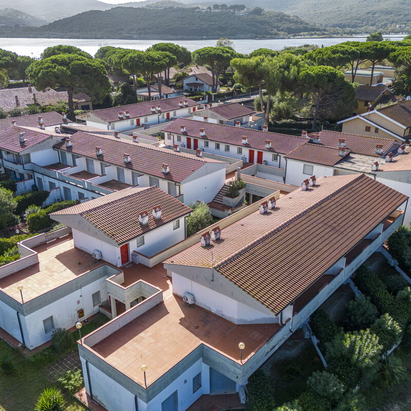 Giannella Beach Residence Apartment - Giannella, Grosseto: Autumn, Building Exterior, Spring, Summer